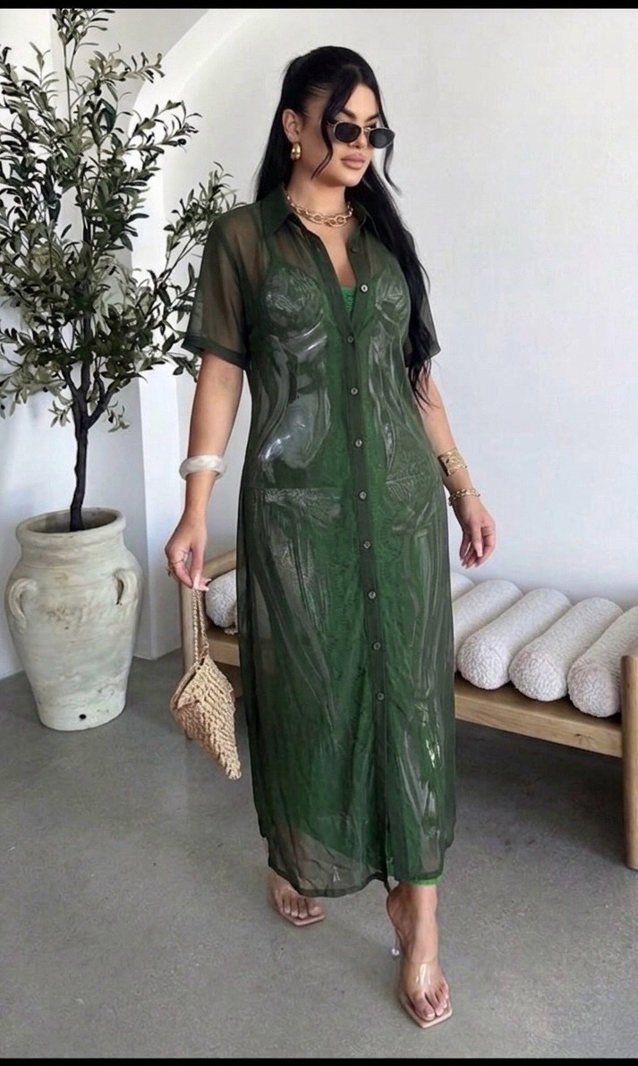 Maxi chemise boutonnée : l'indispensable cache-maillot chic 🏖️