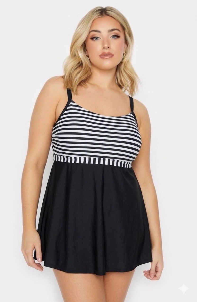 Swim dress👙⚫️⚪️