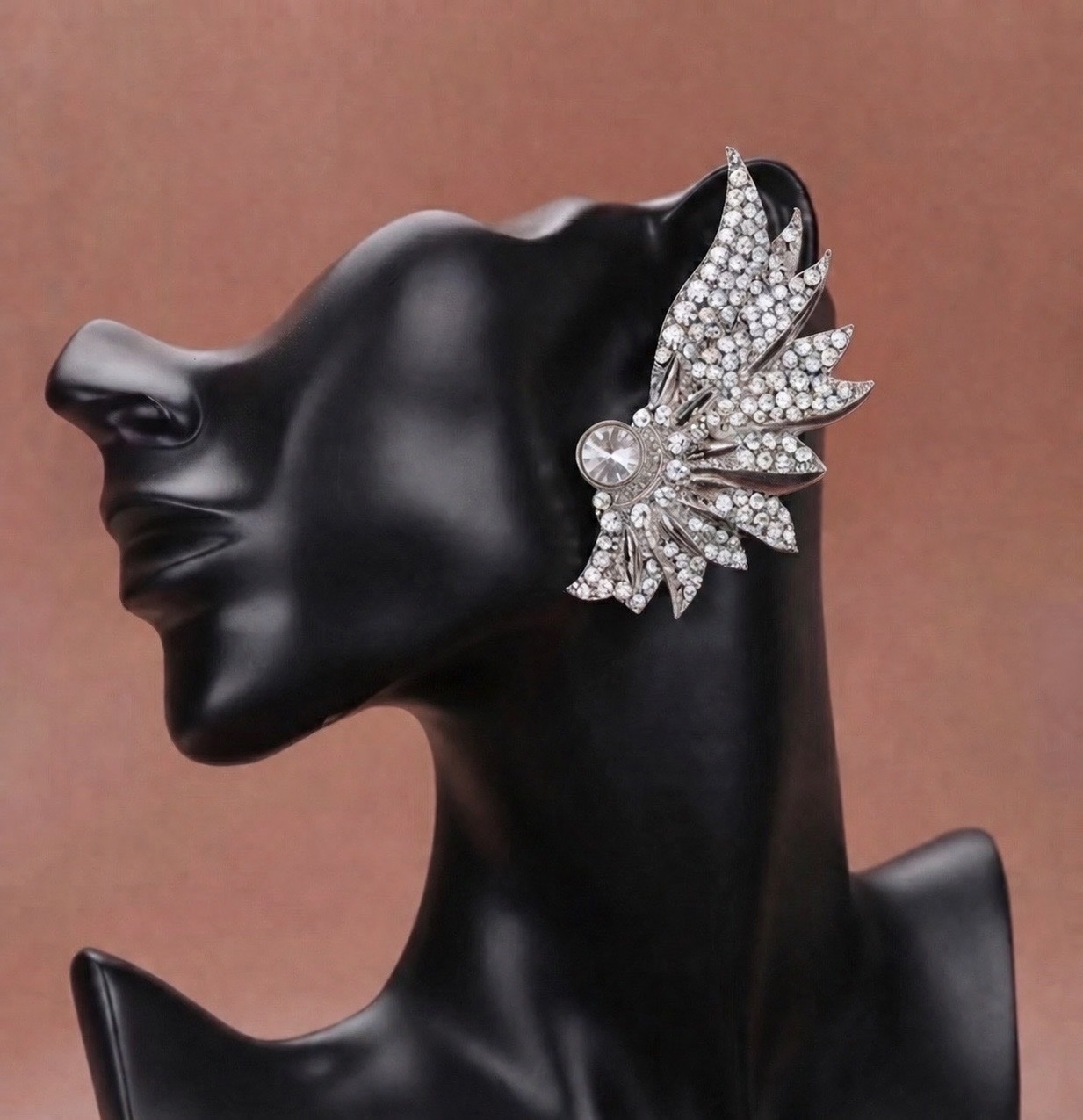 ✨ Un bijou unique en argent pour un port de tête majestueux 👑