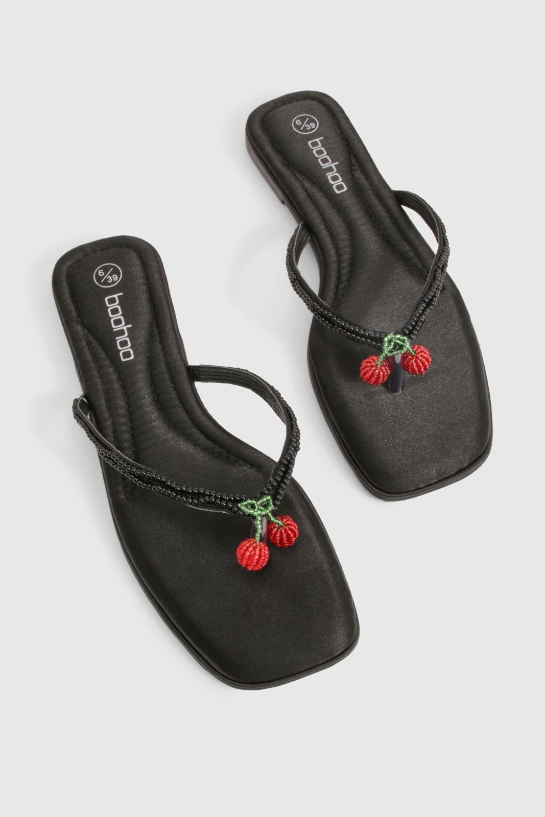 Boohoo Sandales à détails cerise ornées de perles jamais porté