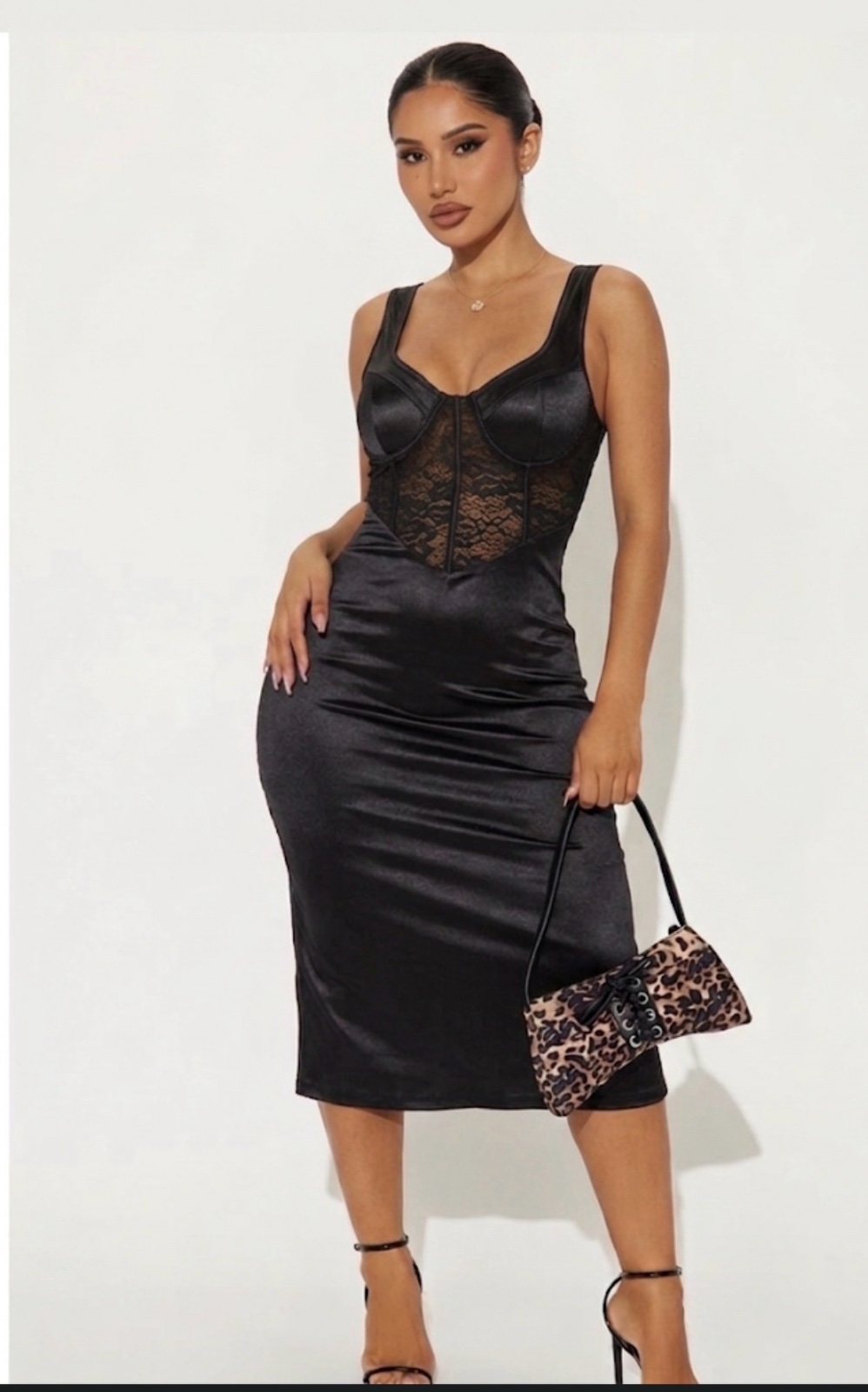 Robe satinée milongue corset Prettylittlething