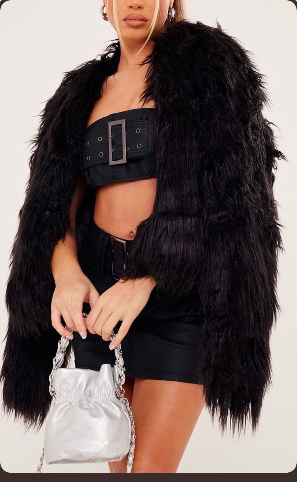 Veste fourrure profitez les filles 🖤🖤🌧️🌧️