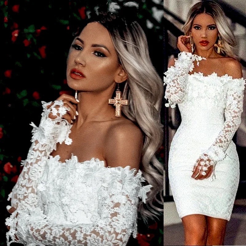 Sublime robe en dentelle blanche à épaules dénudées, l'élégance romantique idéale pour vos fiançailles👰, 💍mariages ou anniversaires