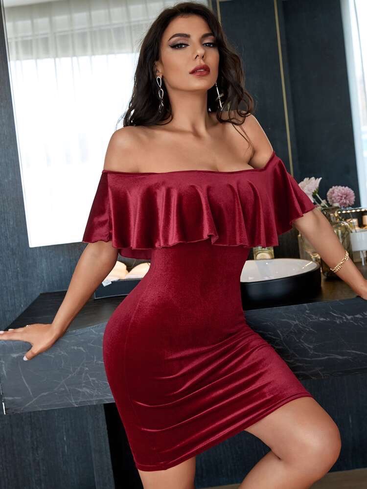 Robe bordeaux velours avec col Bardot à volant 💓💓🔥🔥