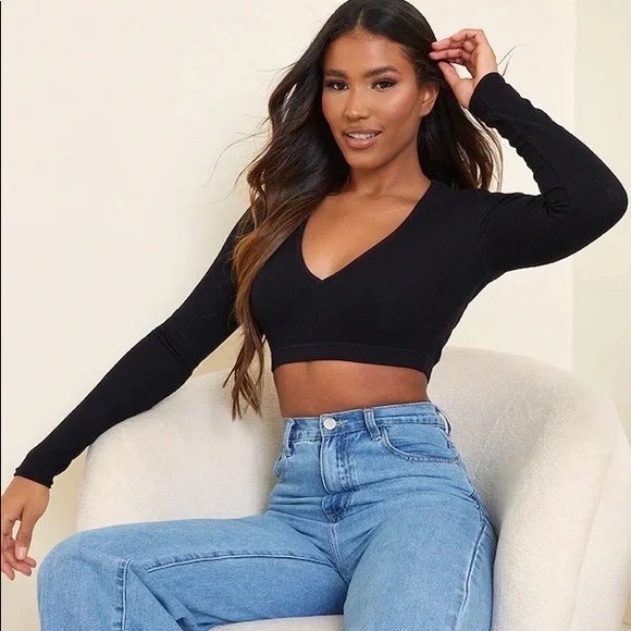 Crop top pretty little thing❤️