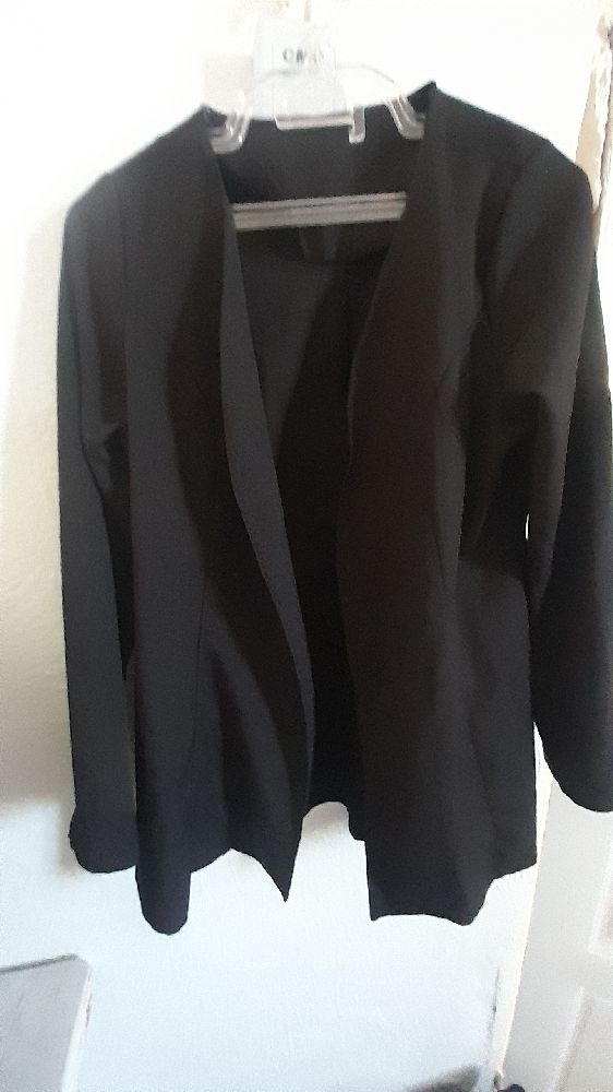 veste noir très bon état mafiha hata dèfaut 