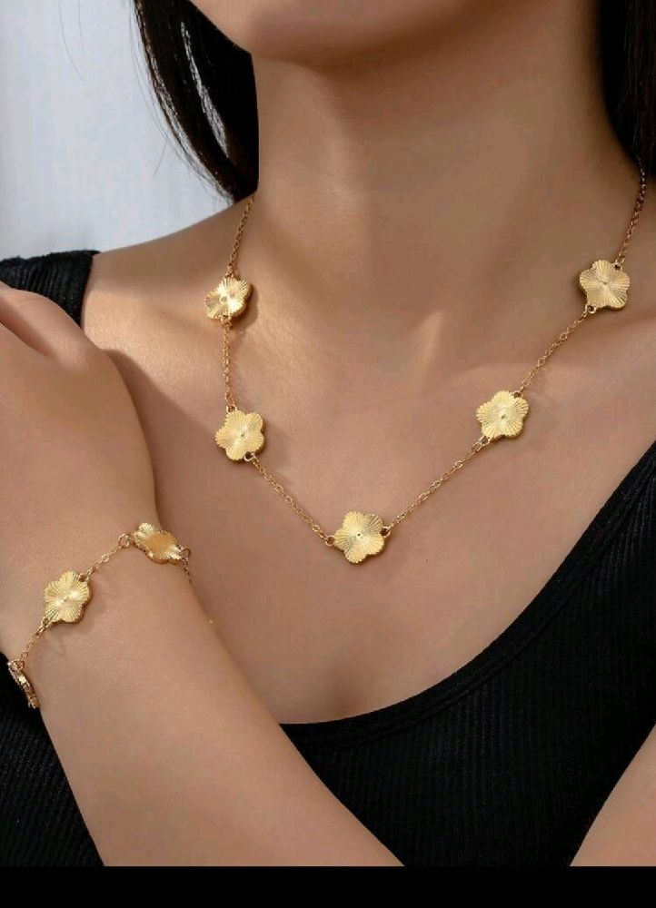 collier +bracelet neuf 