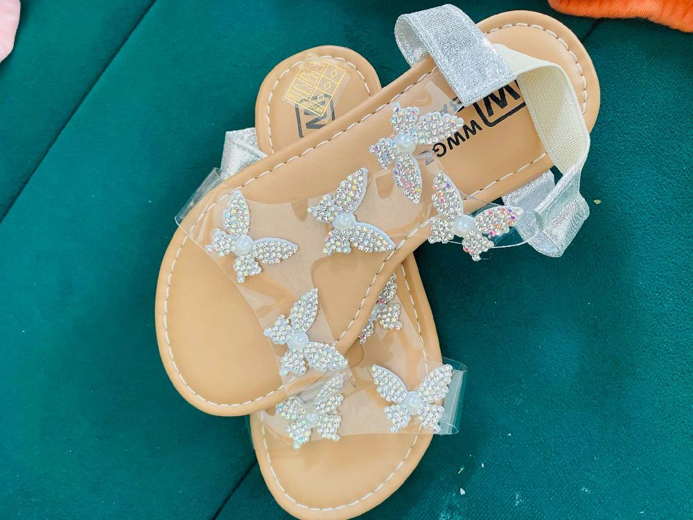 Sandale fille transparent (shein)