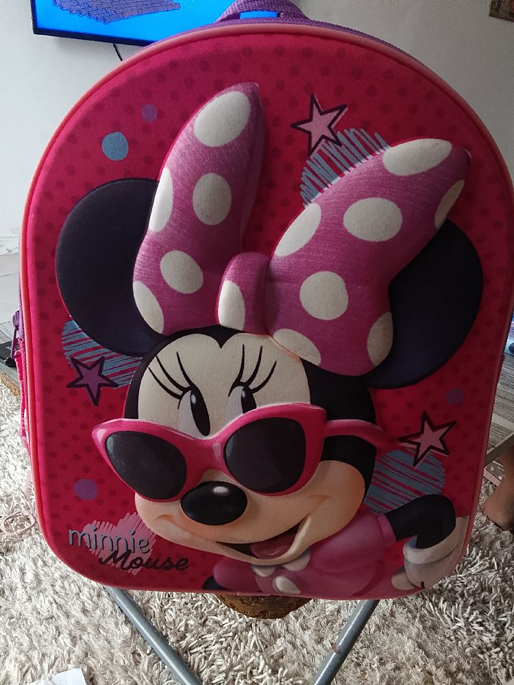 Sac à dos Minnie 3D très bon état just fih défaut sghir ahwka fi taswira