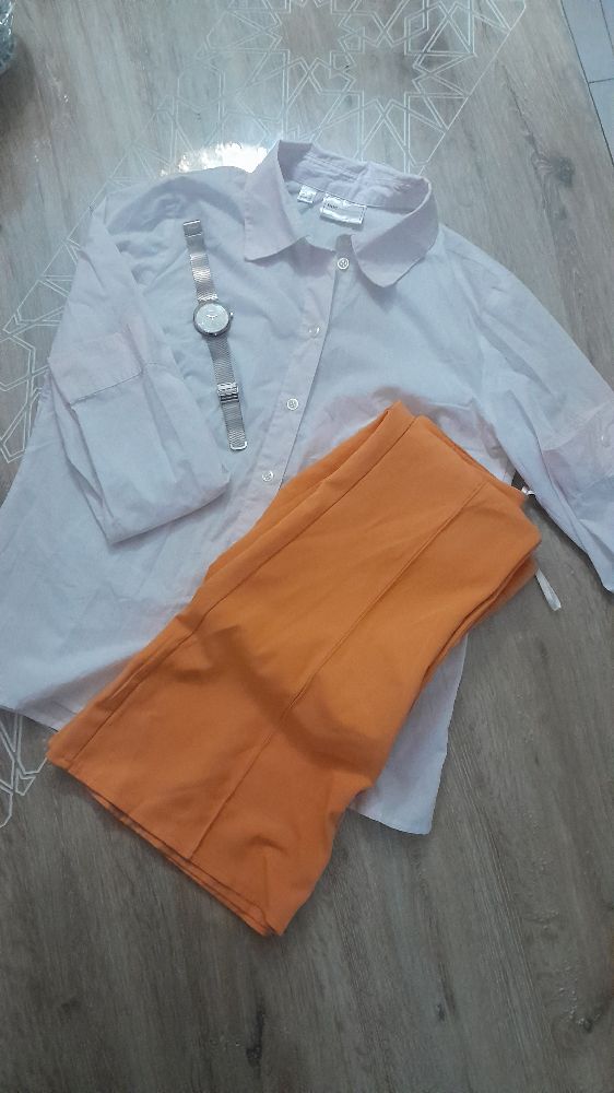 ensemble pantalon et chemise blanche