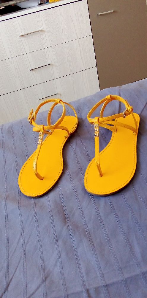 Sandales parfois 