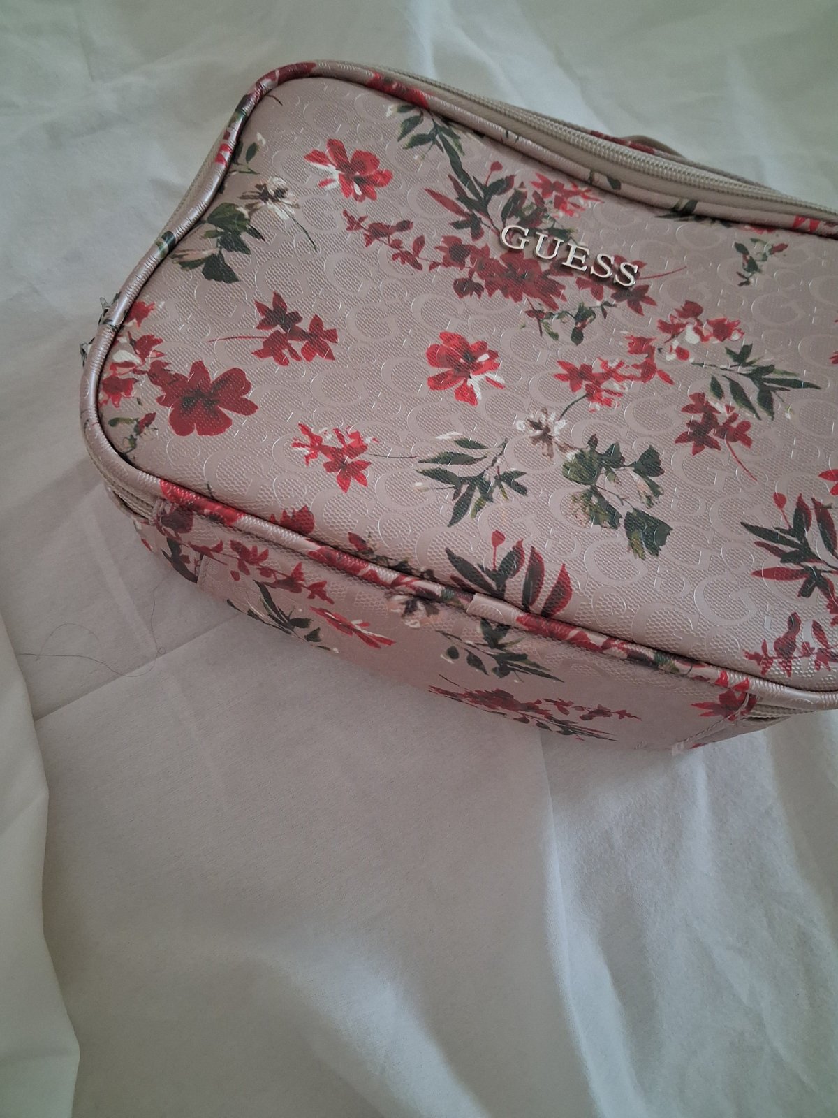 Sac maquillage guess authen