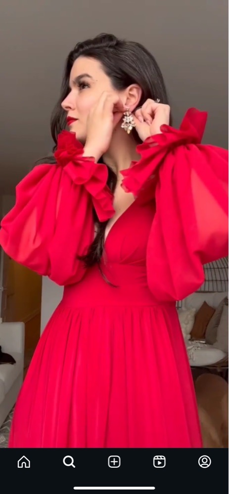 Robe rouge d creation dhekra portée une seule fois
