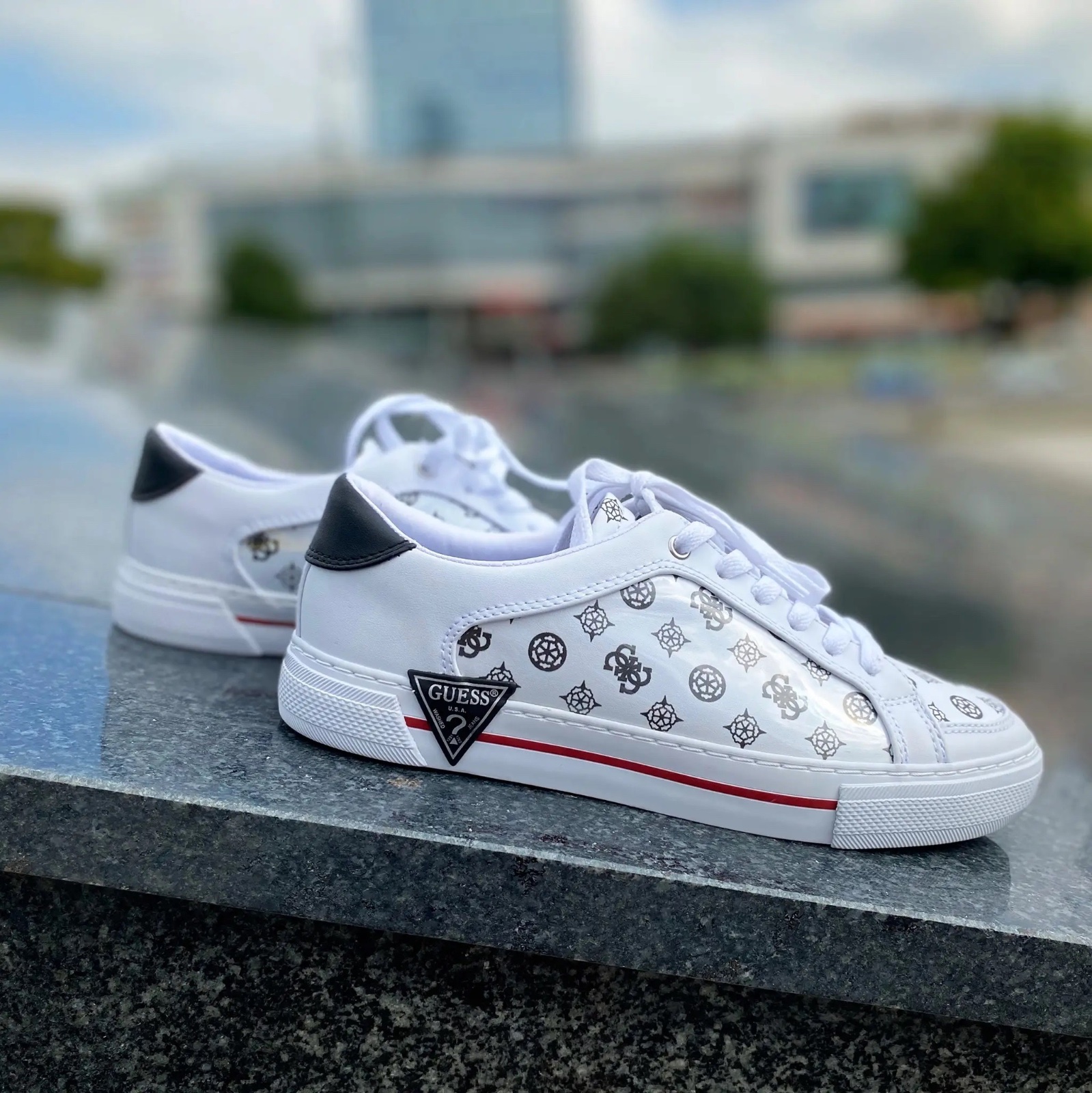 Guess 39/40 