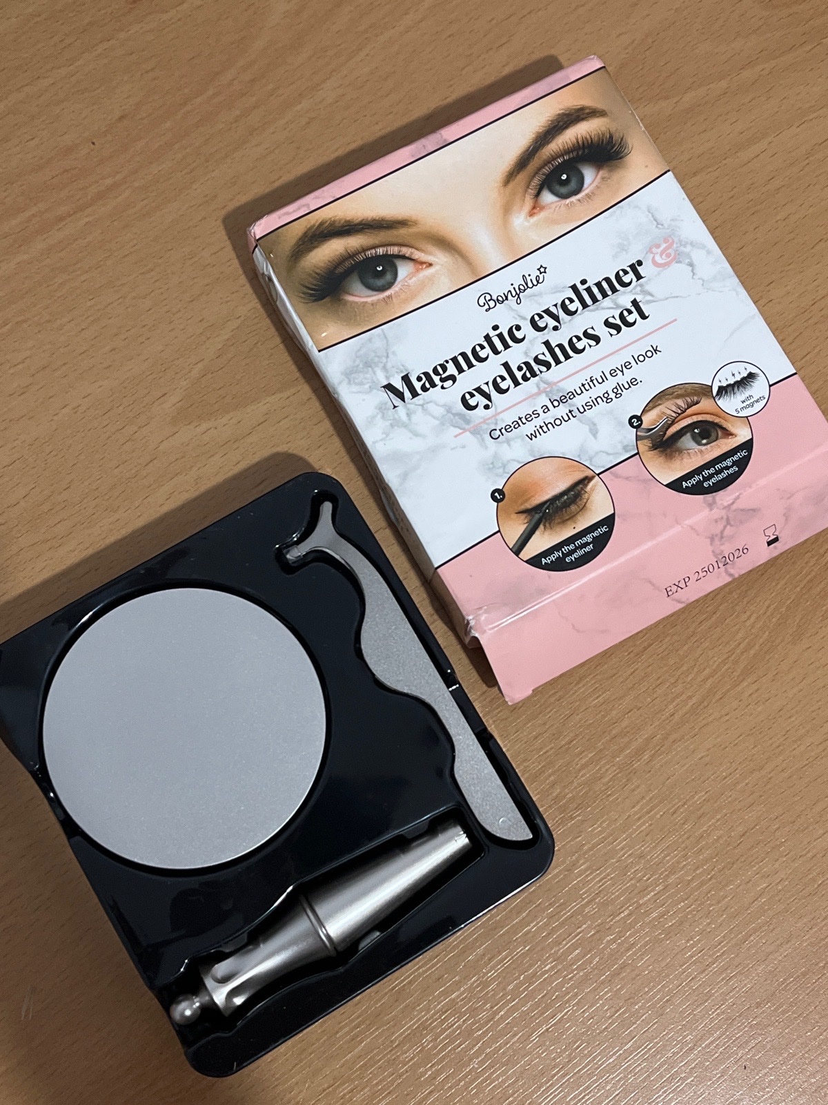 Magnetic eyeliner eyelashes set jamais utilisé