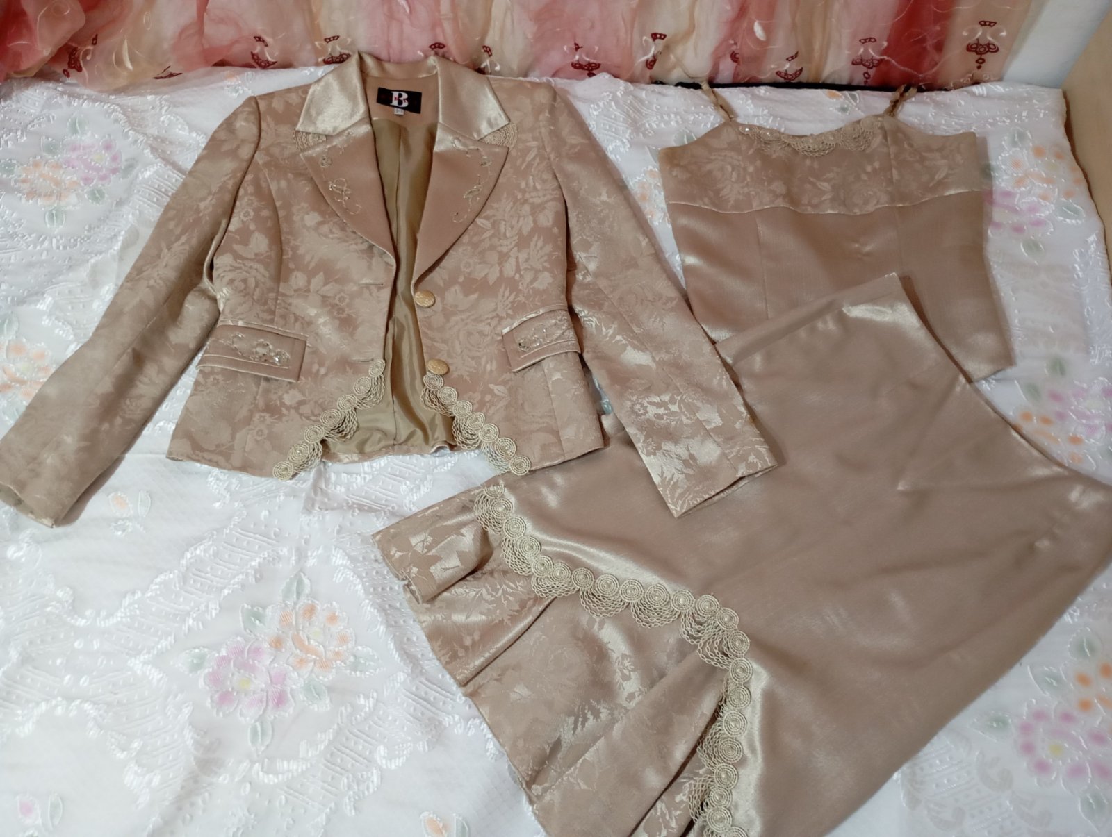 Ensemble beige caramel
