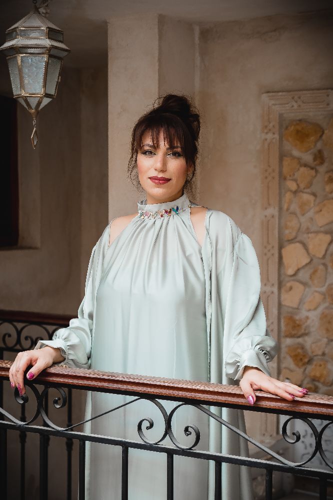 Robe et abeya satin de soie couleur vert d'eau m création 