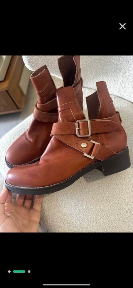 Des bottines hugo boss  