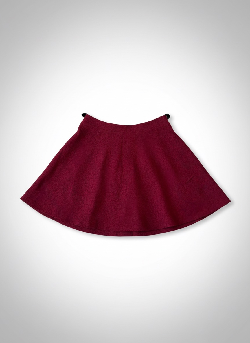 Jupe rouge en dentelle