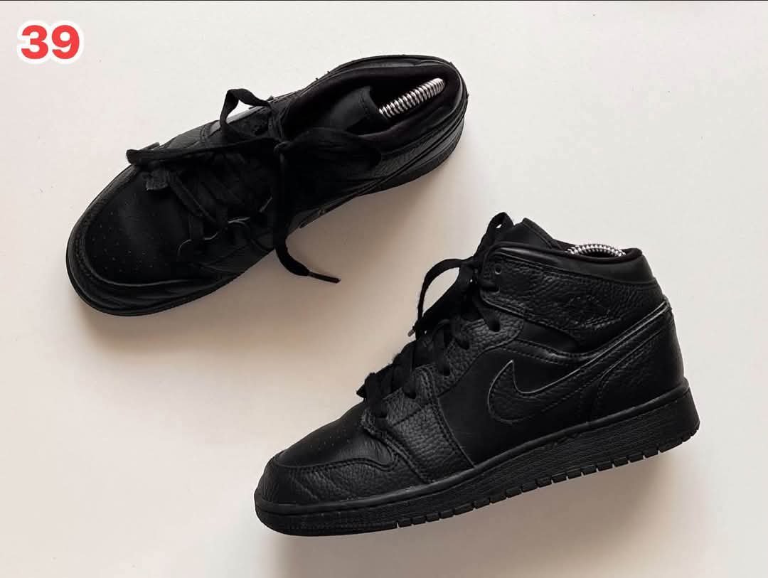 Basket Jordan noir 