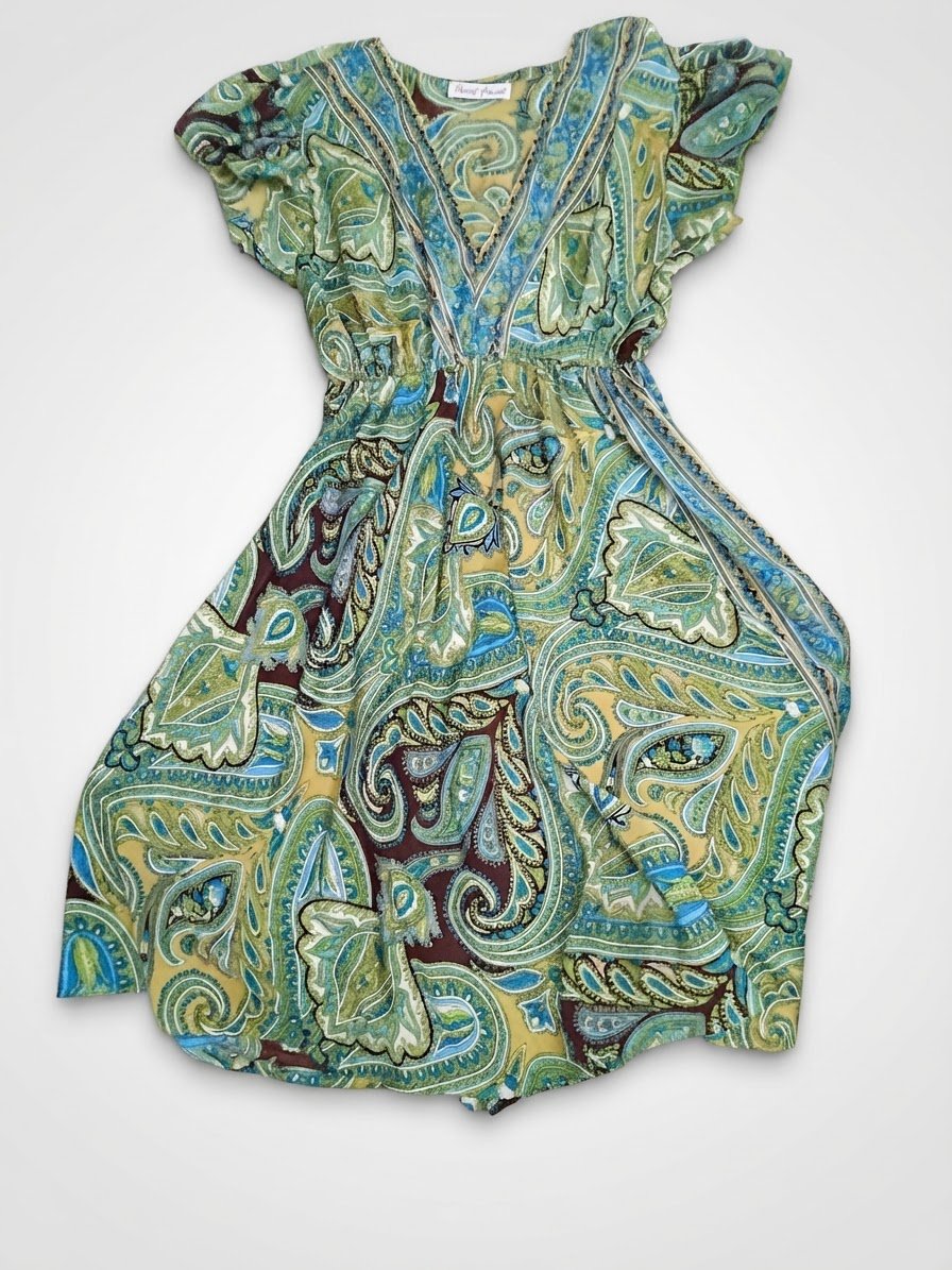 Robe bariolée avec des couleurs élégantes
