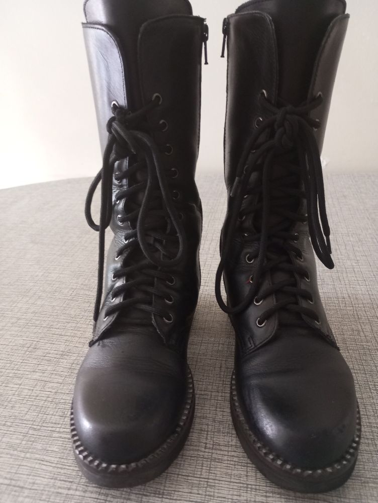 Bottes a talons bas pour femmes 