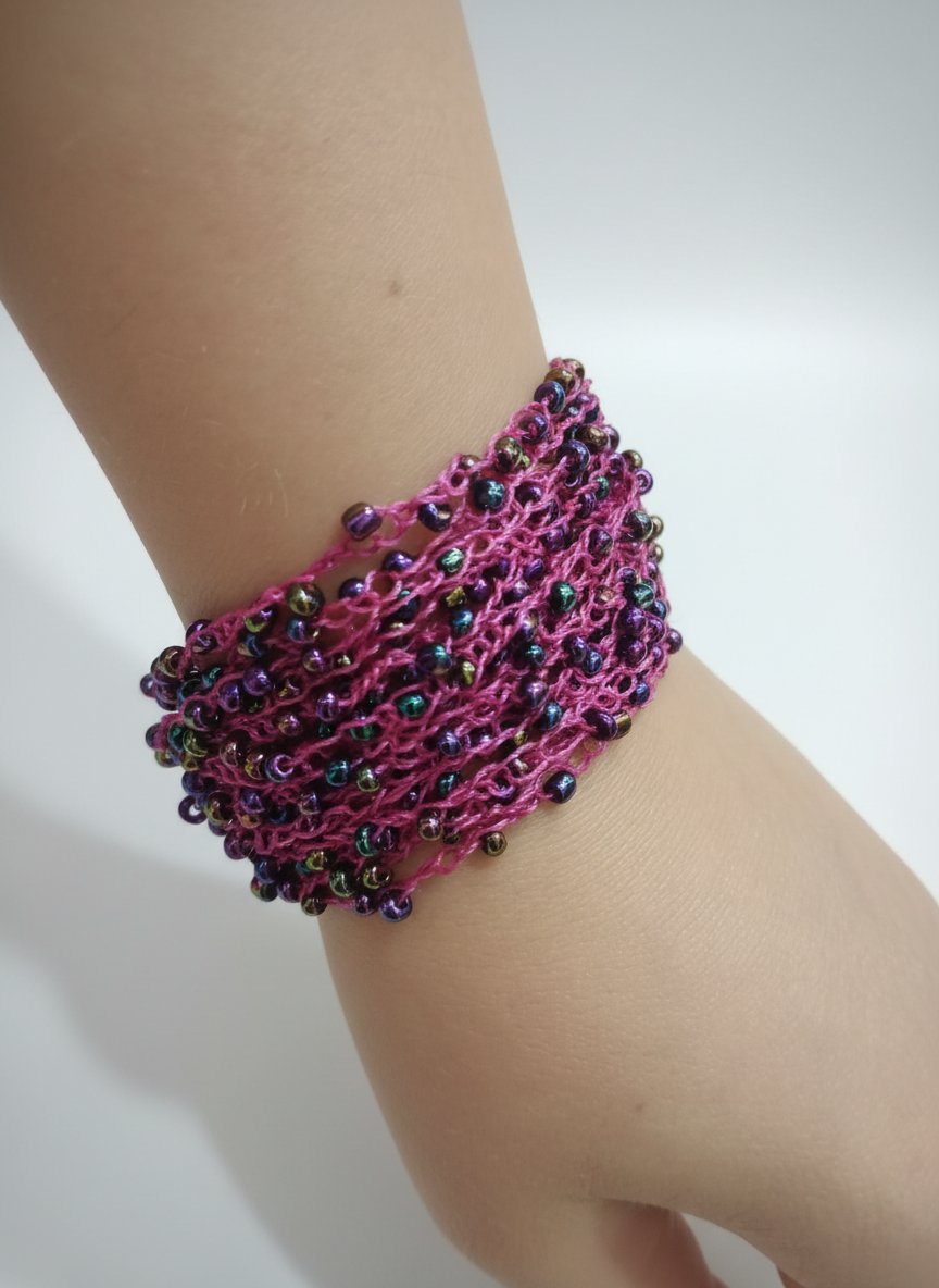 Bracelet avec crochet et perles 