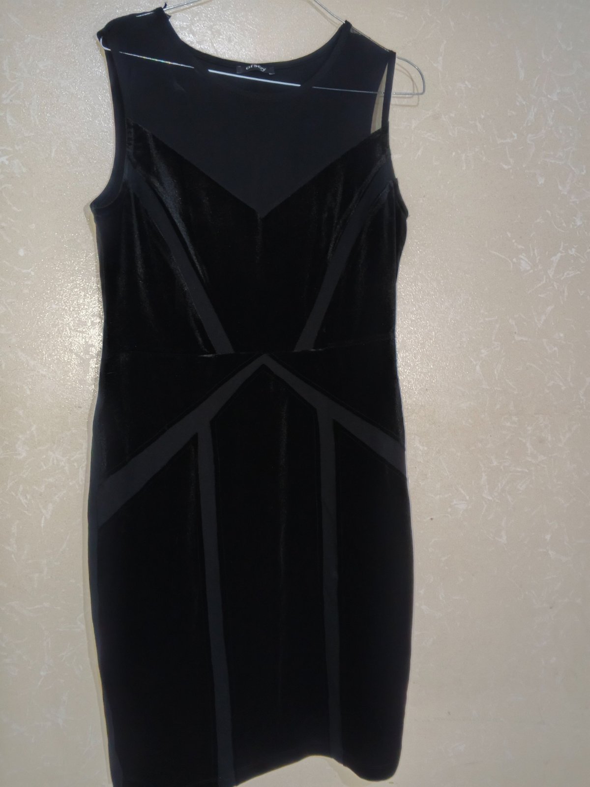 Robe cocktail noir velour avec dentelle transparent