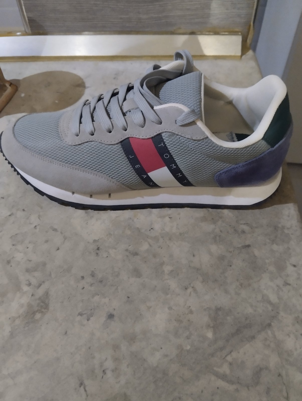 Basket tommy hilfiger pointure 42.5/ 43 