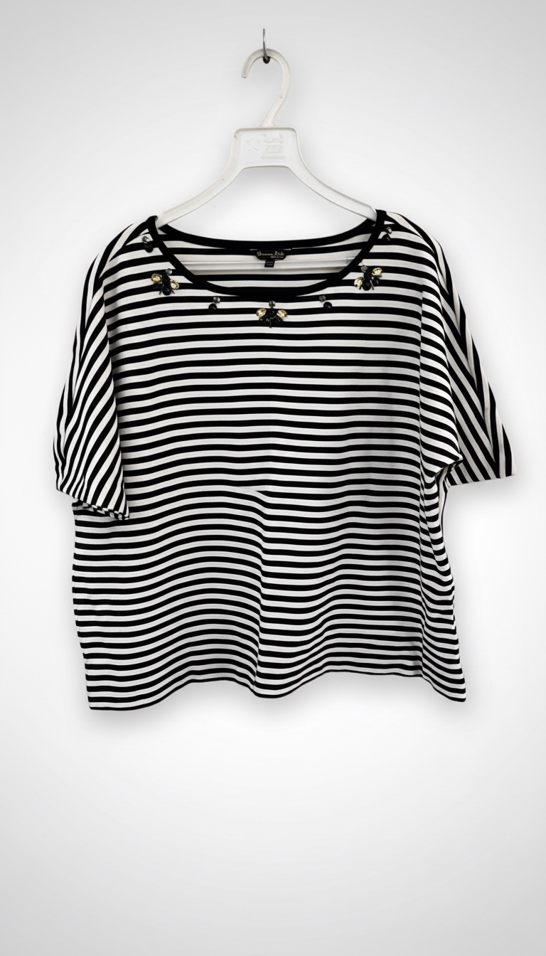 Tee- shirt Massimo dutti rayé noir et blanc avec un leger motif au cou