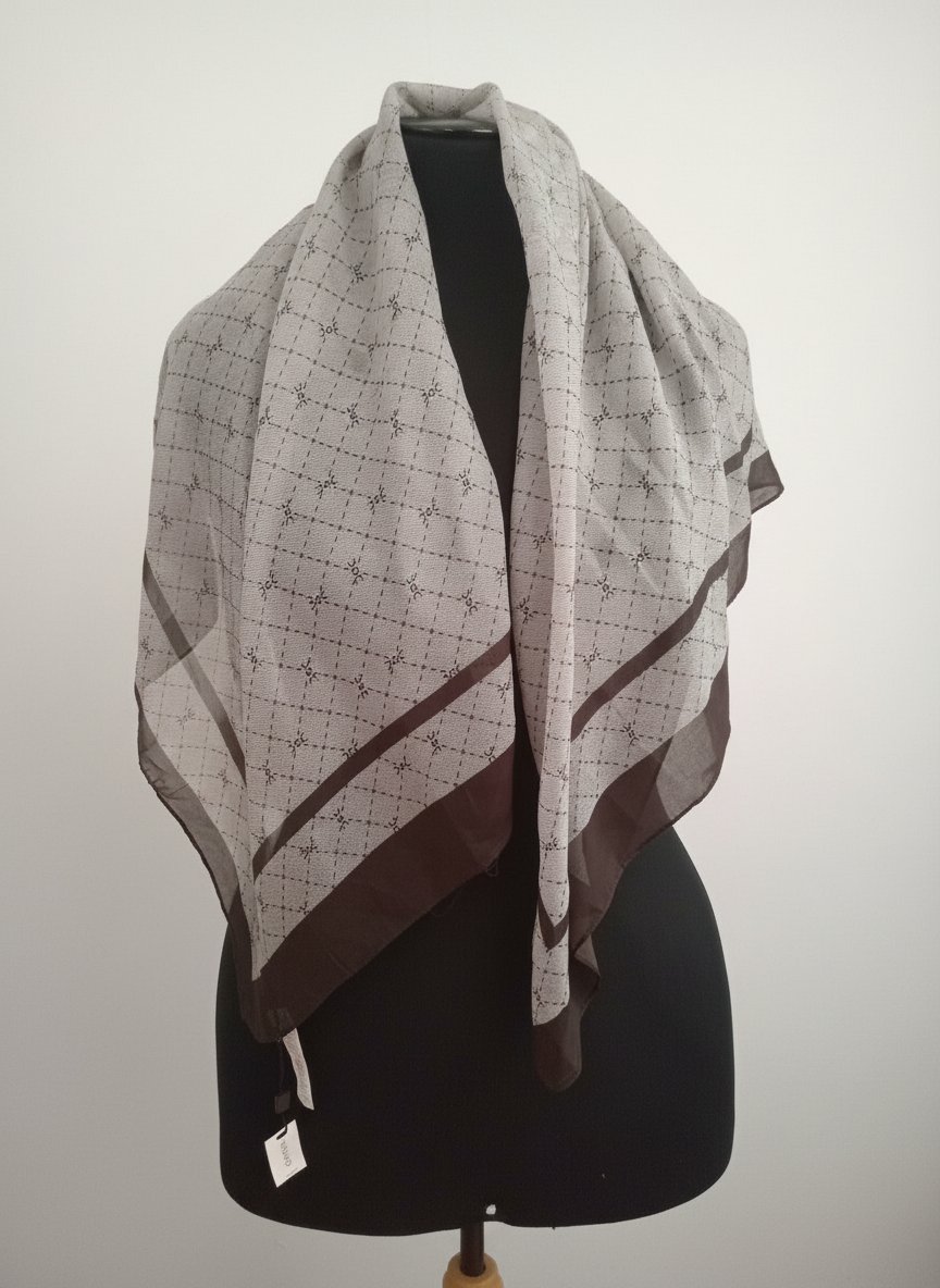 Foulard caprisa authentique  nuef