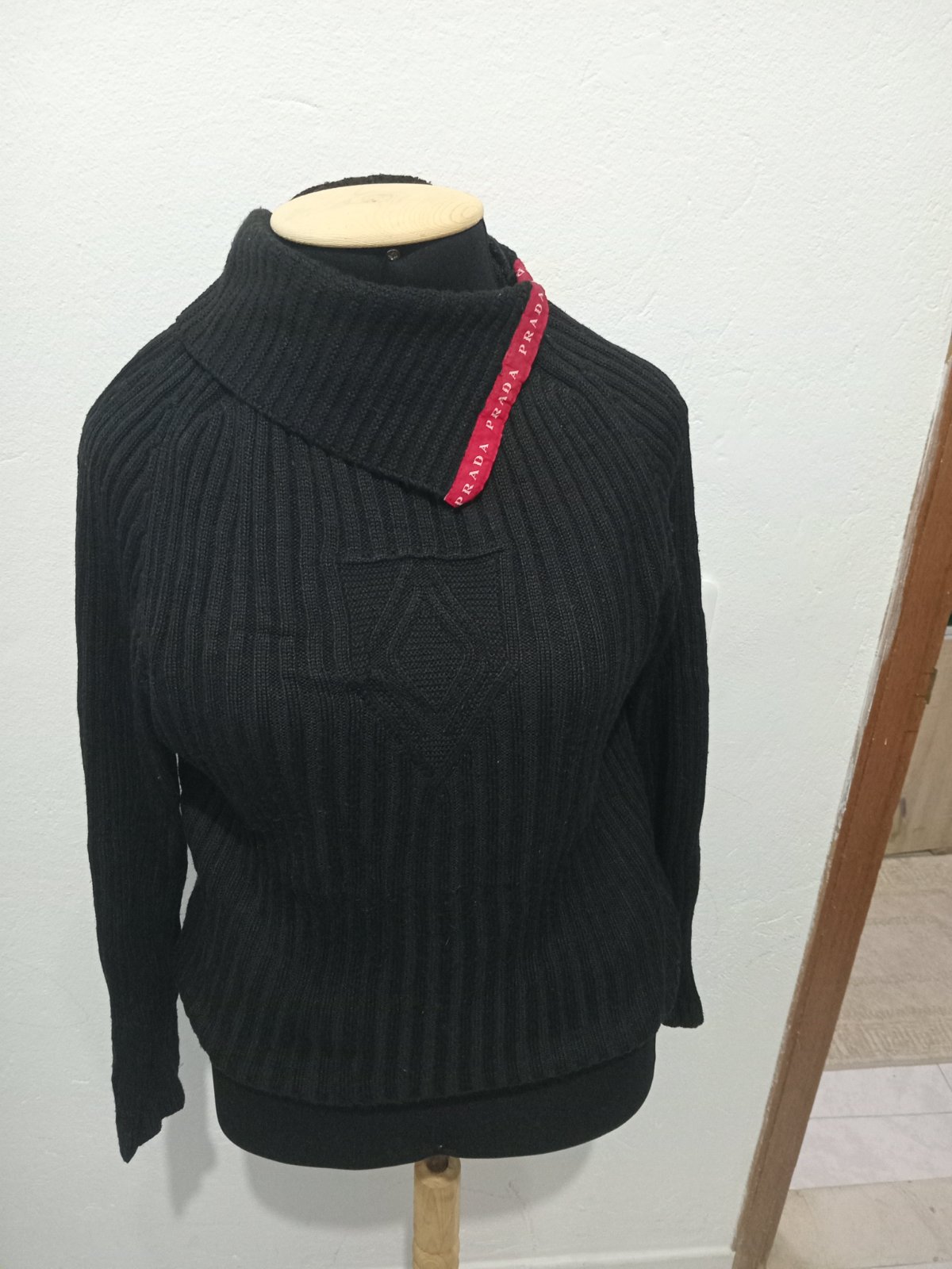 Pull en laine veirge prada authentique 