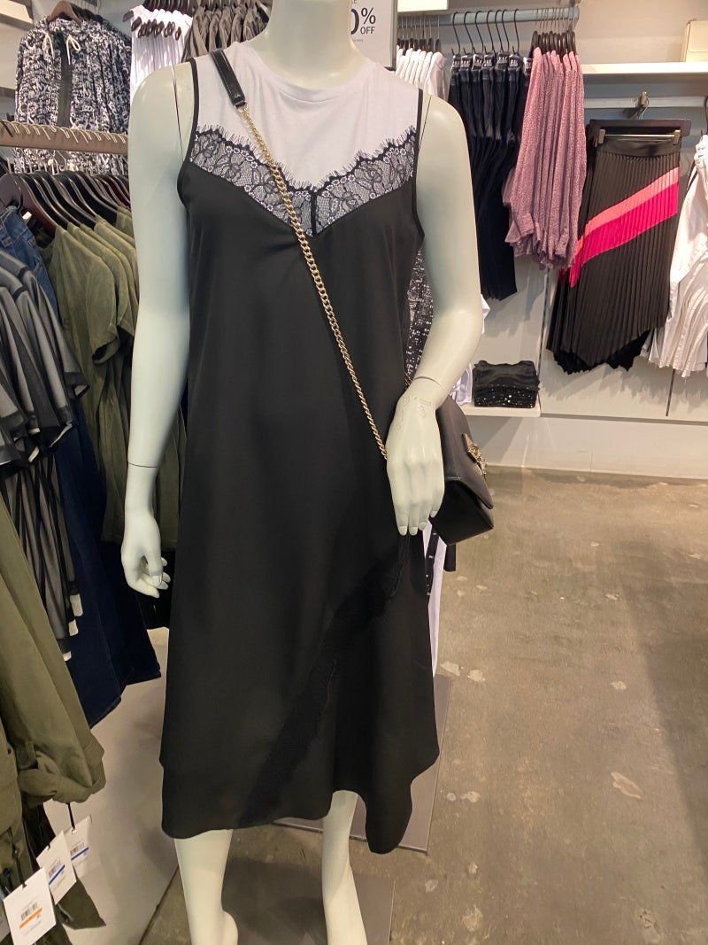 Robe dkny authentique to9tellll tres class pour les belle femme seulement 