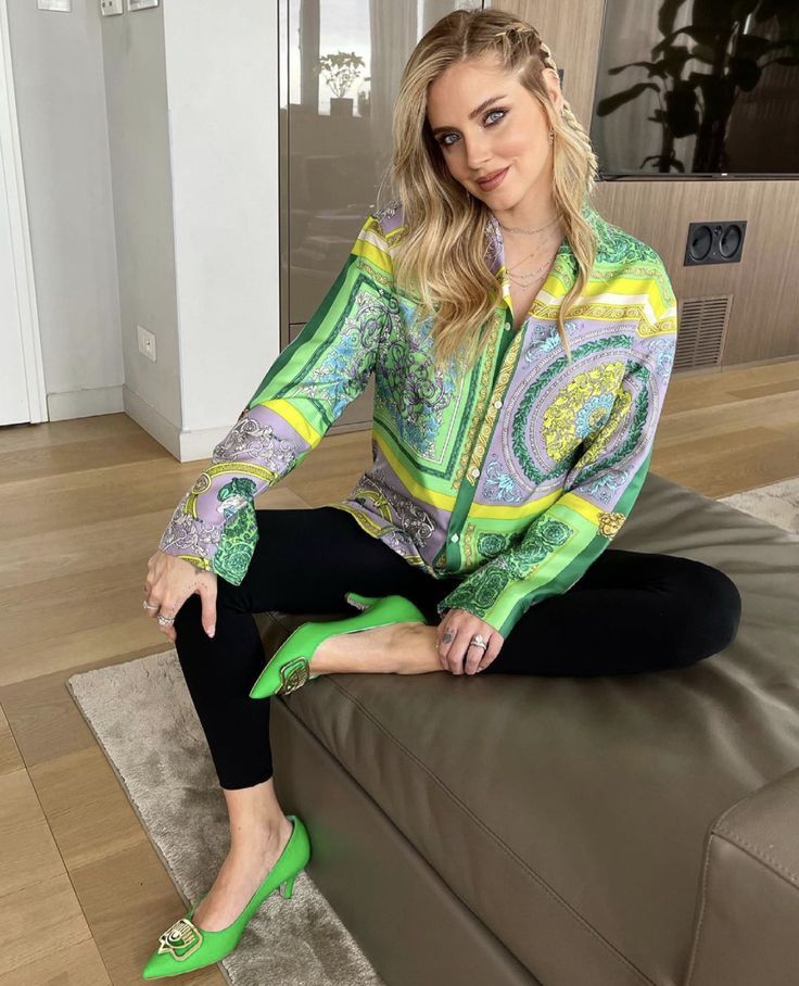 Joli chumise satin tresss classss style versace 