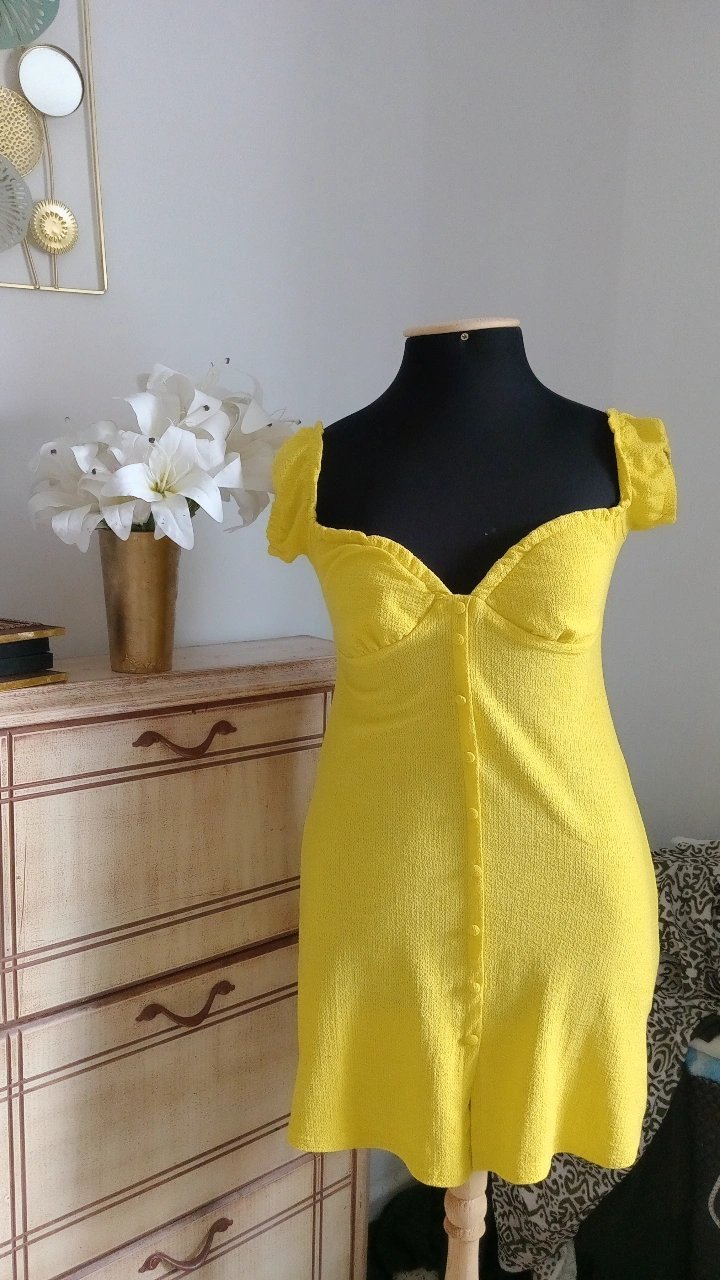 Robe jaune cetrôn pull &bear 