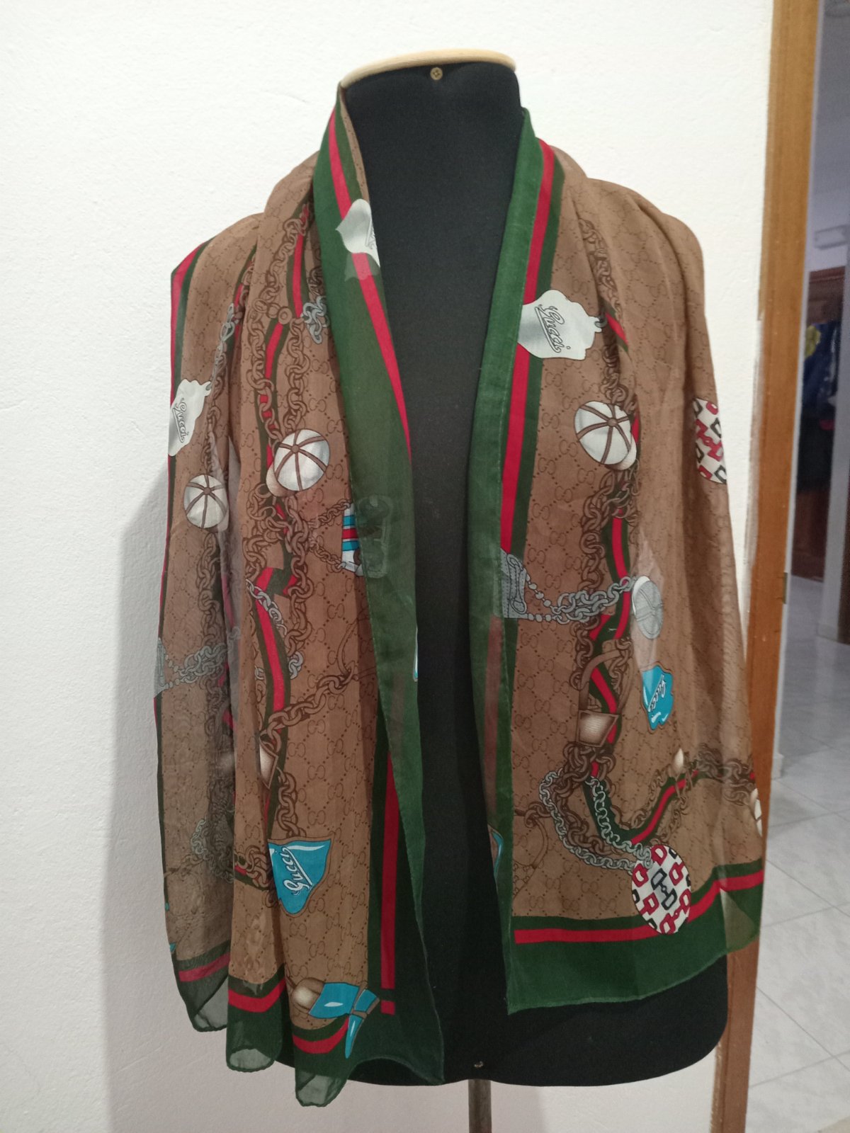 Echarp Gucci 