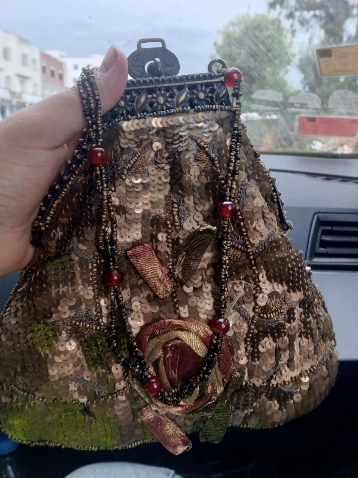 Magnifique sac vintage artisanal à sequins – Style ethnique & chic