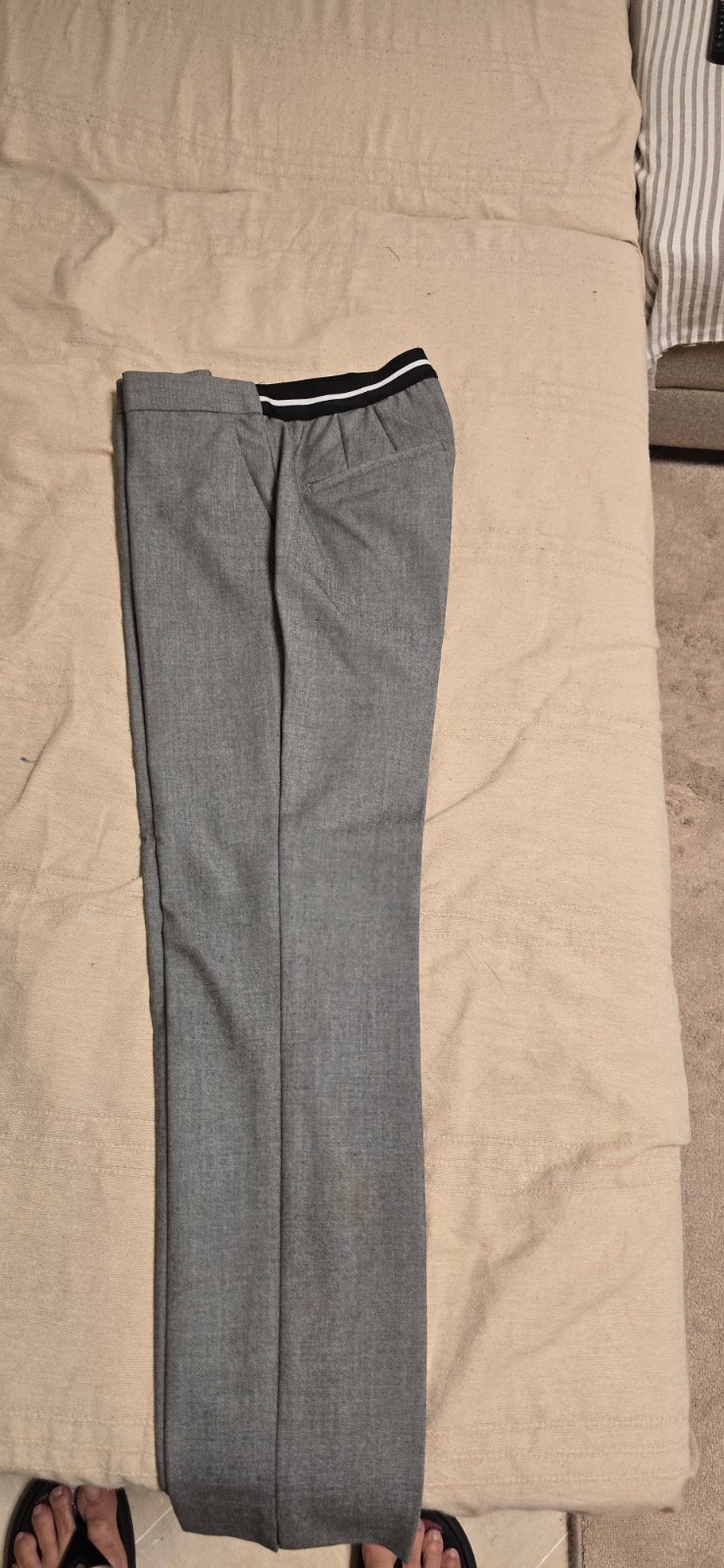 Pantalon zara gris