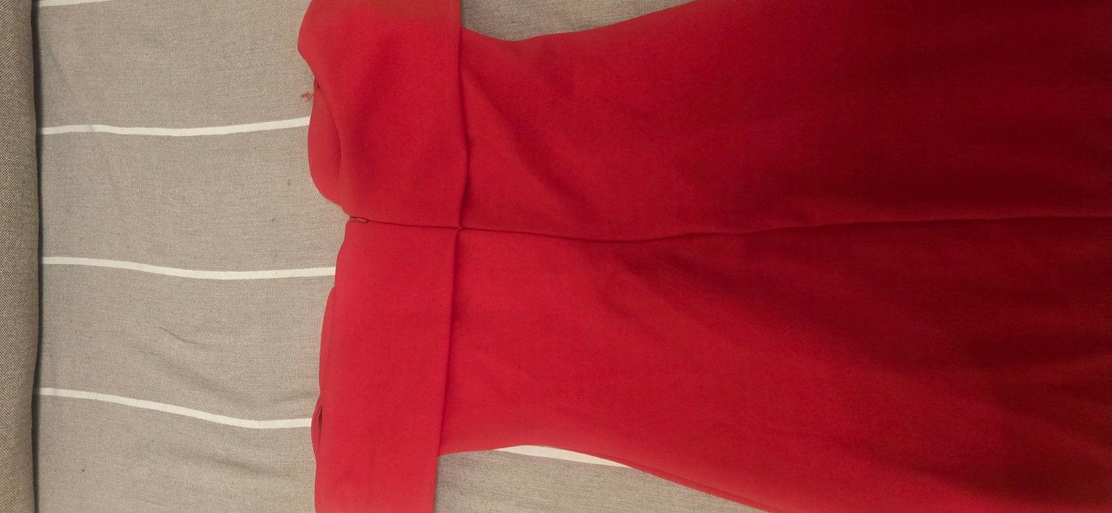 Robe rouge courte