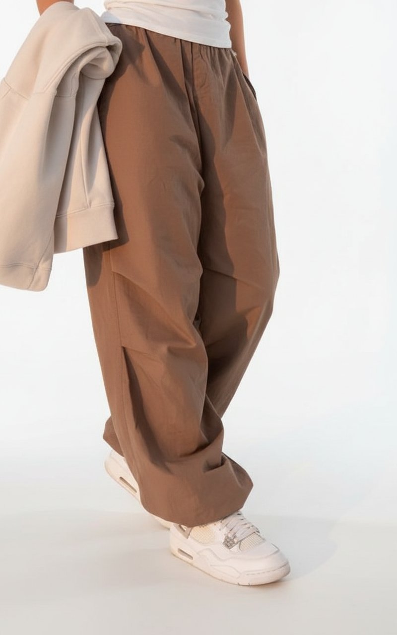 Pantalon femme style parachute caramel de la marque kastelo