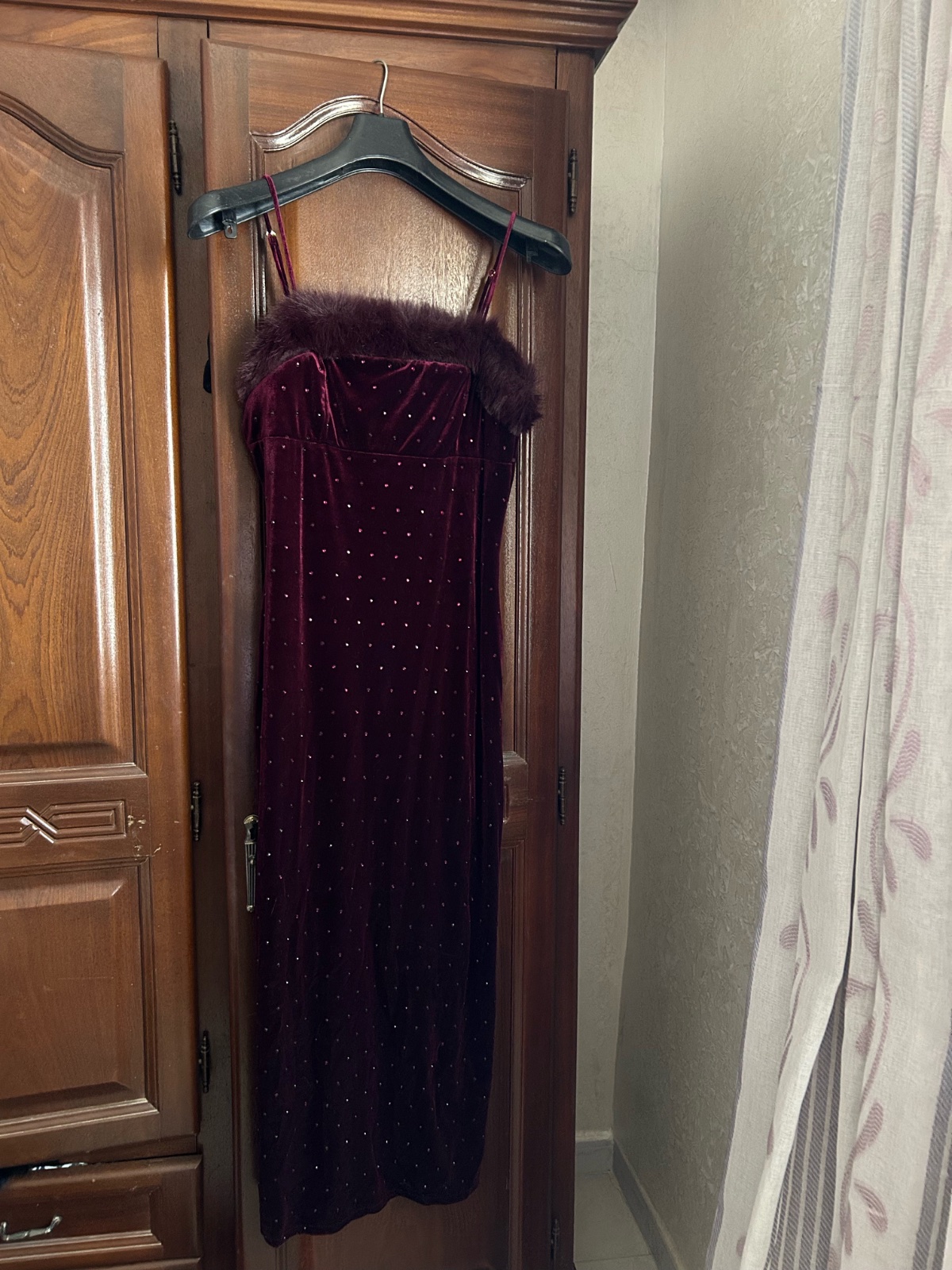 Robe zara velours taille 36 convient au 38