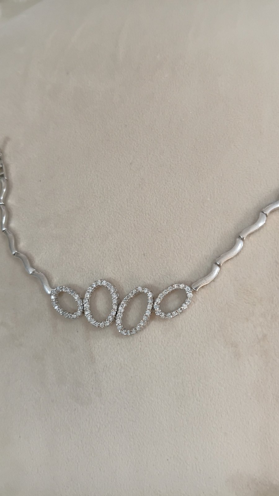Bracelet argent très élégant 
