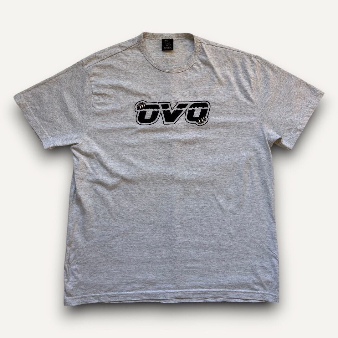 Grey OVO x Toronto raptors t-shirt with raptor claw scratch details