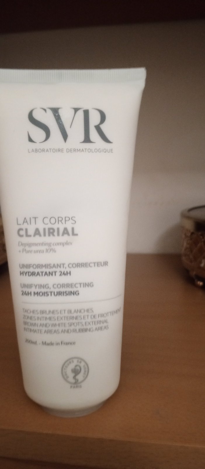 Lait de corps éclaircissant SVR 