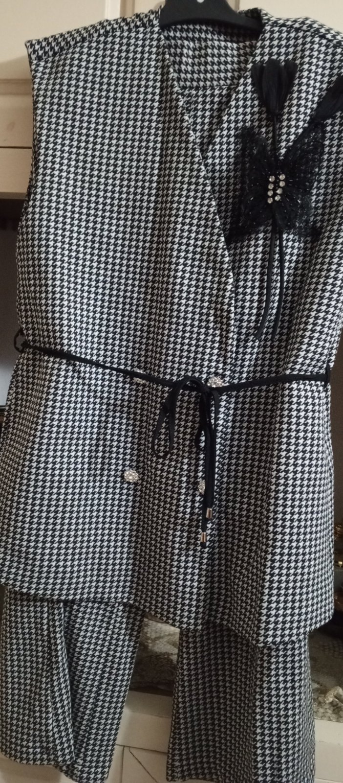 Ensemble pieds de poule pantalon et veste sans manches 
