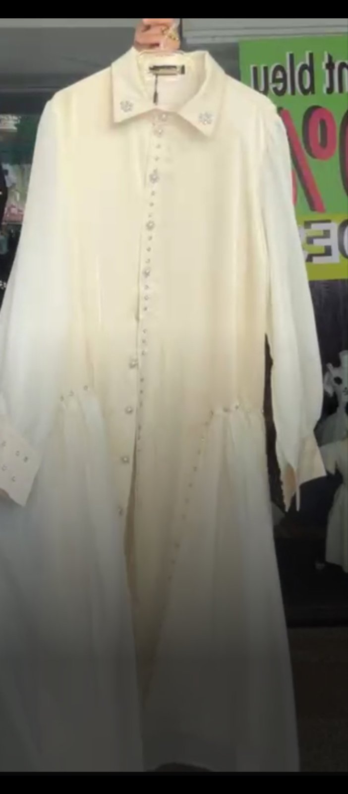 Robe blanc cassé très chic et classe 