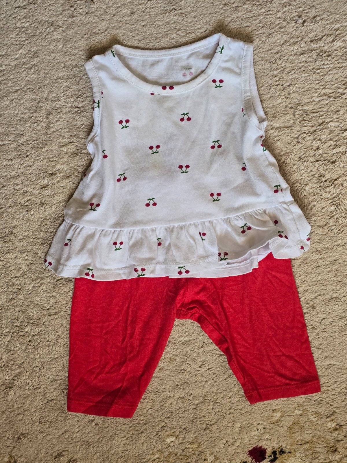 Lot de 8 ensembles fille 9-12 mois 
