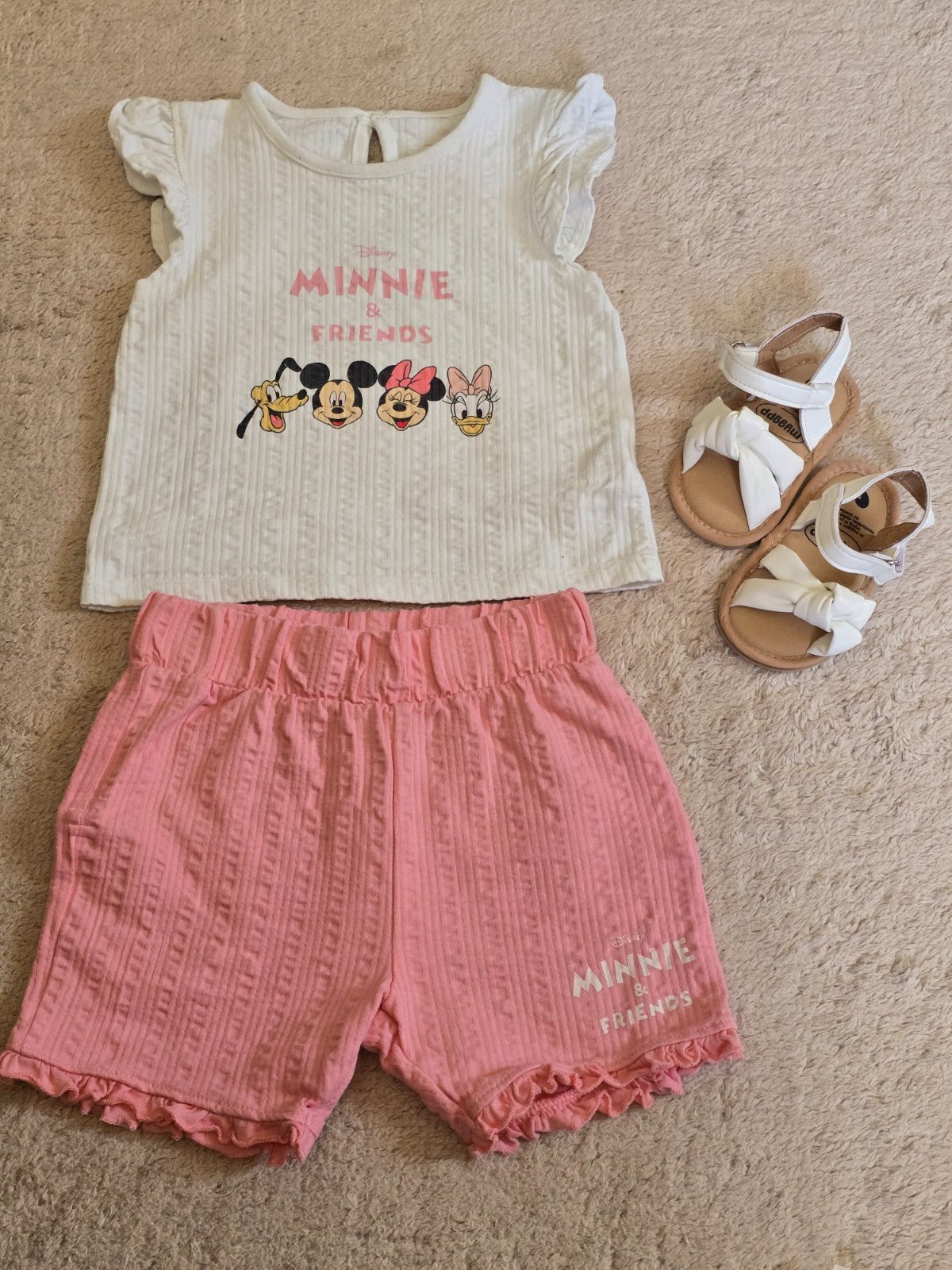 Lot de 9 ensembles fille 6-9 mois