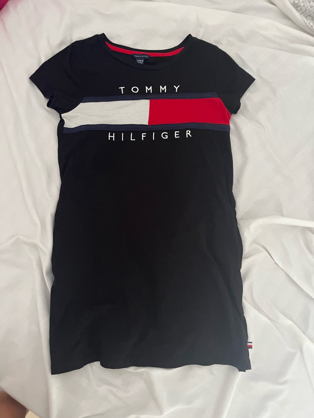 Titre : Magnifique robe polo Tommy Hilfiger rose et blanche 
