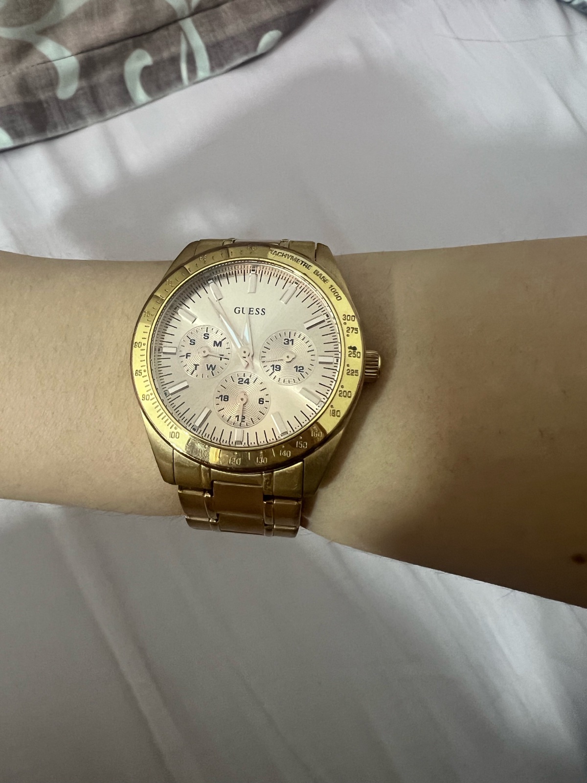 Montre guess a vendre